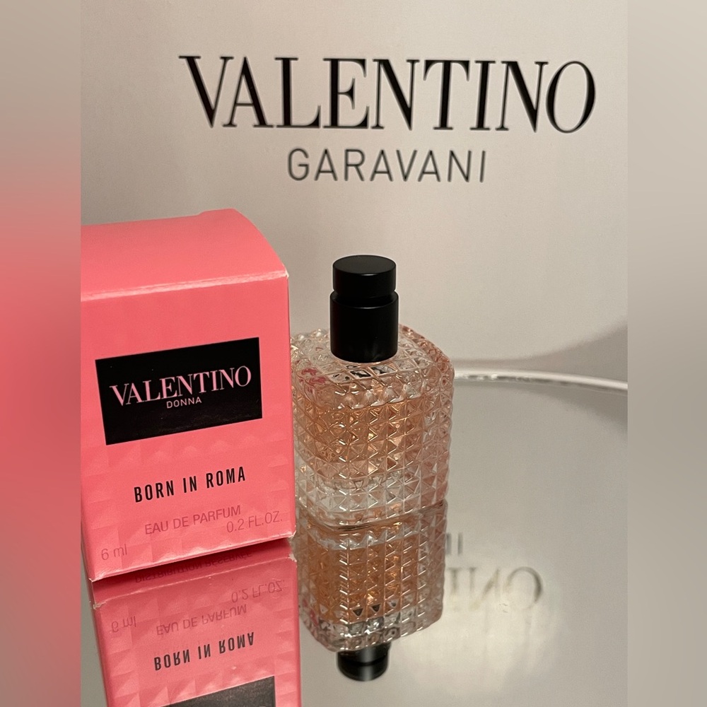 Valentino Donna Born in Roma Perfume with Pink Box
